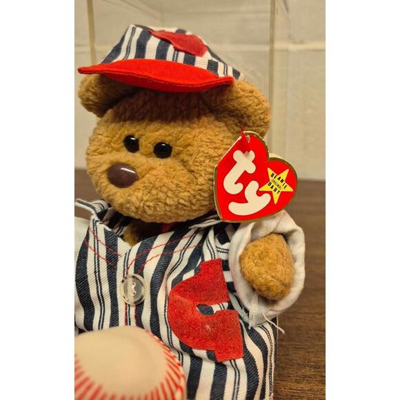 Vintage Ty Beanie Baby Baseball Bear Plush Toy in Display Case - Picture 7 of 7